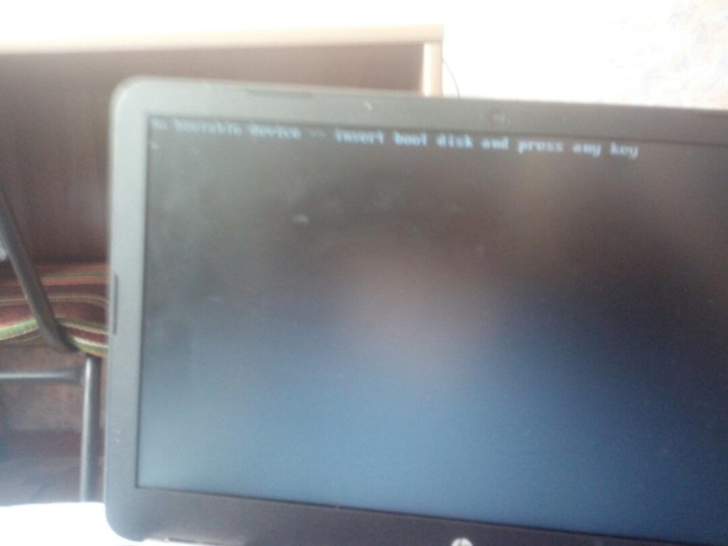 No bootable device insert boot disk and press any key: что делать?